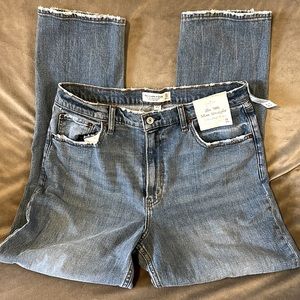NWT Abercrombie The 90’s Slim Straight Ultra High Rise Curve Love 32S